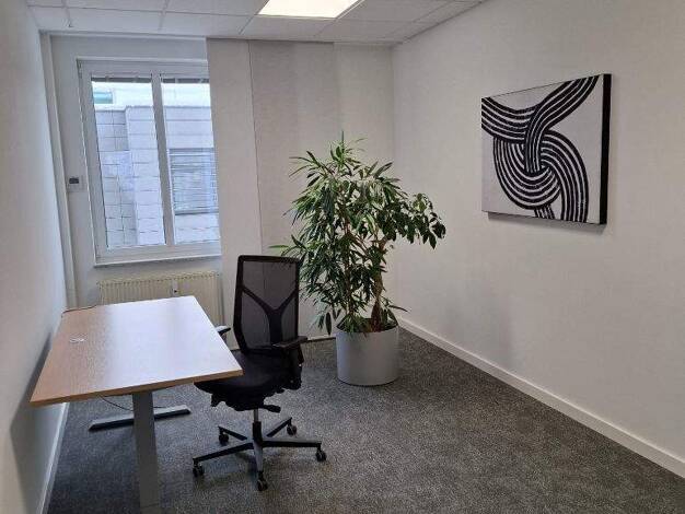 Bürofläche zur Miete provisionsfrei 465 € 26 m² Bürofläche Carl-Zeiss-Ring Ismaning 85737