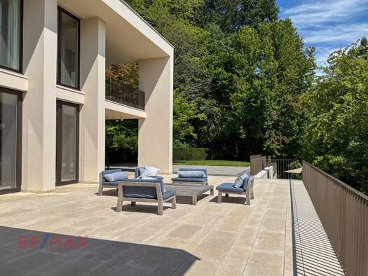 Villa zum Kauf 10 Zimmer 530 m² 14.126 m² Grundstück Langener Straße 32 Kennelbach 6921