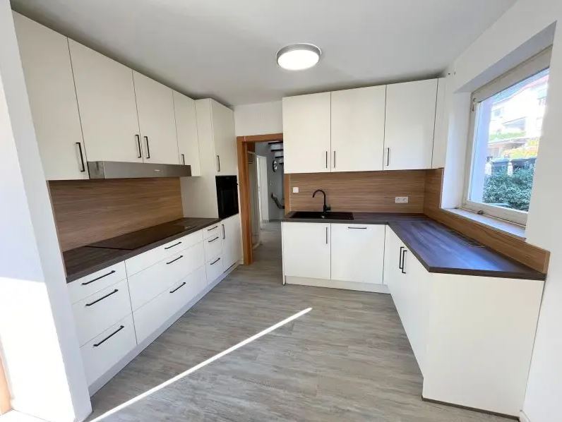 Einfamilienhaus zur Miete 3.100 € 8 Zimmer 210 m²<br/>Wohnfläche 600 m²<br/>Grundstück Weilburger Tal Wiesbaden 65199