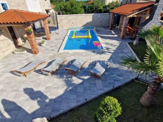Haus zum Kauf 580.000 € 6 Zimmer 135 m² Gabonjin, Dobrinj Dobrinj