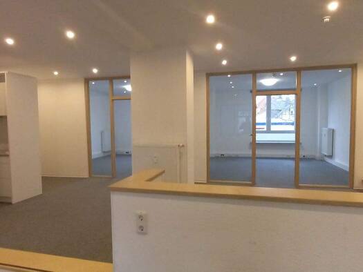 Büro zur Miete 132 m² Bürofläche teilbar von 132 m² bis 132 m² Niederzwehren Kassel 34132