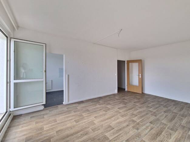 Wohnung zur Miete 581 € 4 Zimmer 77,5 m² 2. Geschoss frei ab 20.08.2025 Herzogswalder Straße 24 Gorbitz-Ost (Leutewitzer Ring-Mitte) Dresden 01169