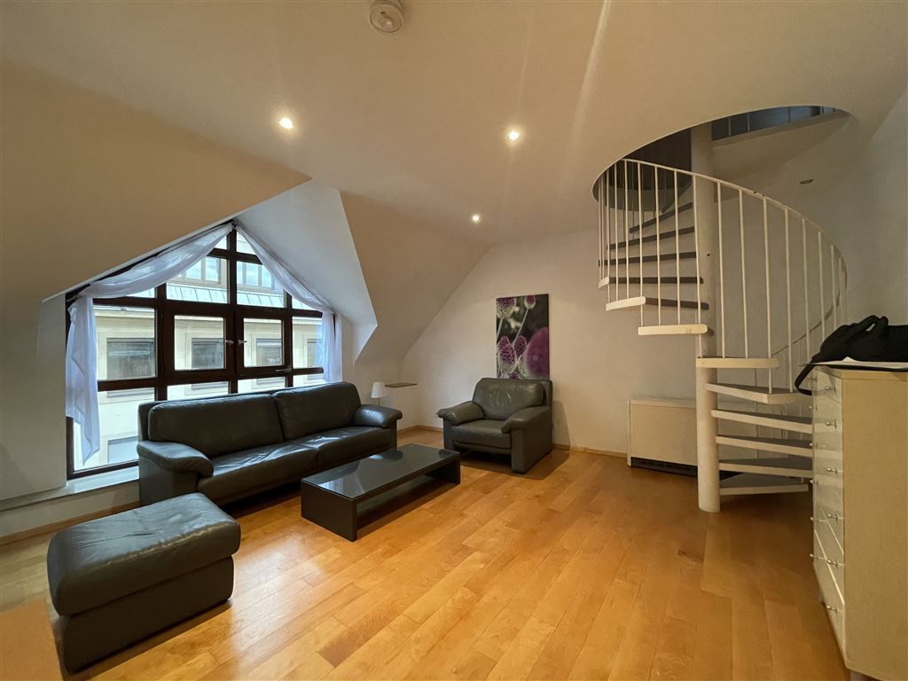 Studio zur Miete 1.900 € 3 Zimmer 78 m²<br/>Wohnfläche 4.<br/>Geschoss ab sofort<br/>Verfügbarkeit Neustraße 47 Altstadt Düsseldorf 40213