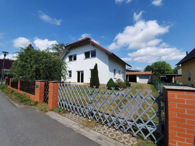 Einfamilienhaus zur Miete 1.290 € 5 Zimmer 130 m² 570 m² Grundstück Finsterwalde 03238