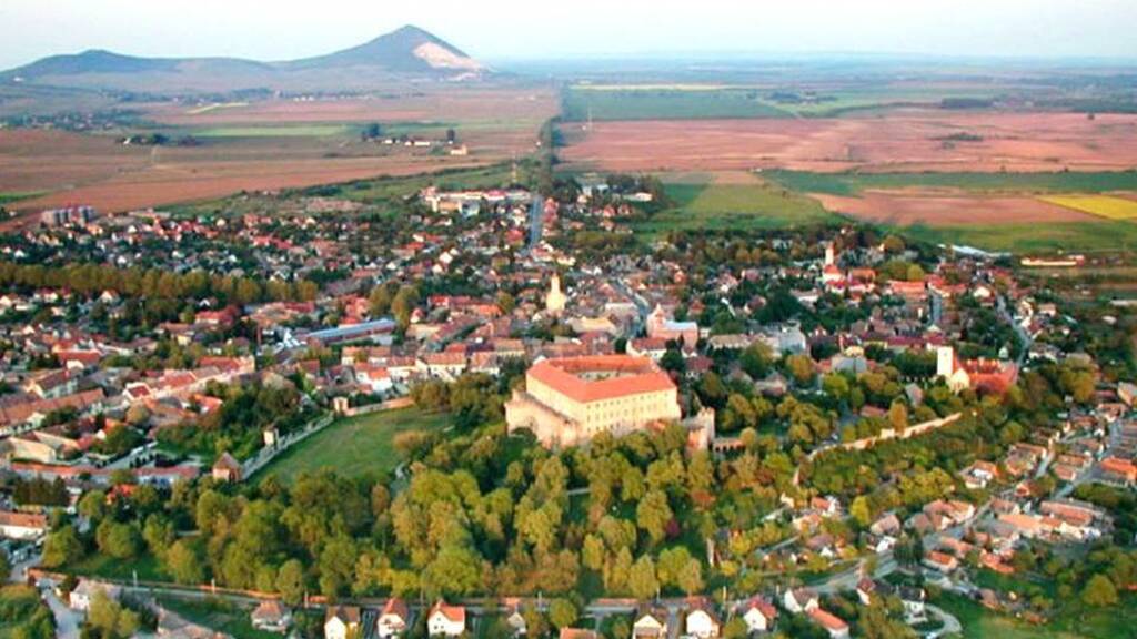 Einfamilienhaus zum Kauf 189.000 € 4 Zimmer 200 m² 10.000 m² Grundstück Siklós 7800