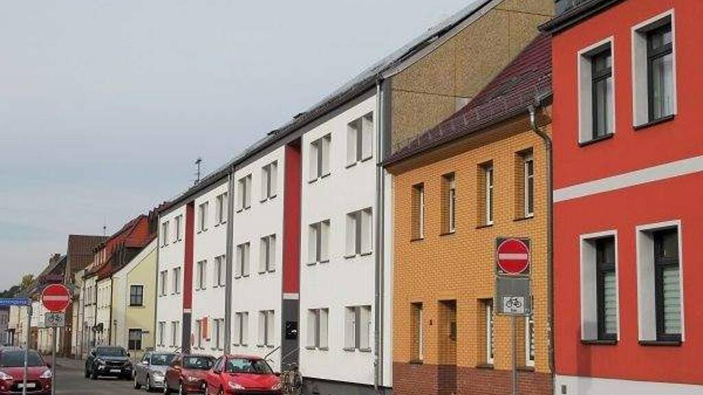 Reihenmittelhaus zum Kauf 273.000 € 6 Zimmer 131 m² 161 m² Grundstück Attendorn 57439