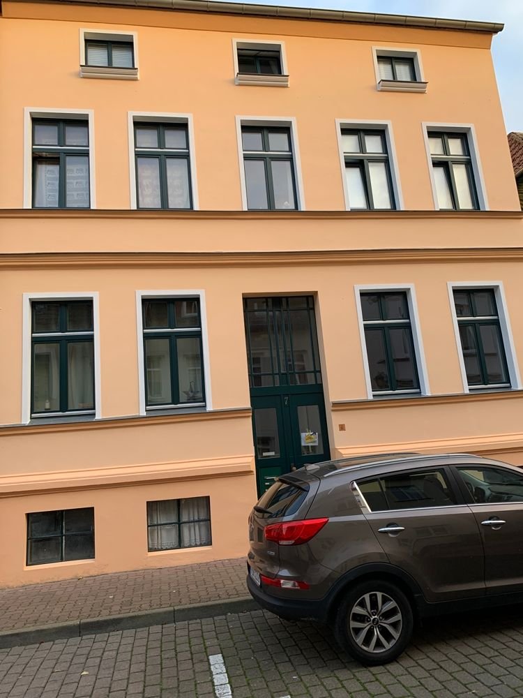 Wohnung zur Miete 265 € 1 Zimmer 31 m²<br/>Wohnfläche 1.<br/>Geschoss ab sofort<br/>Verfügbarkeit Waren Waren (Müritz) 17192