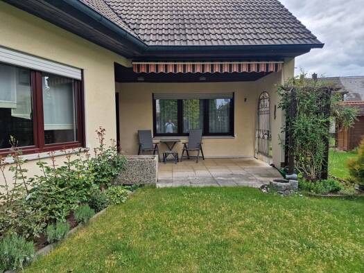 Immobilie zum Kauf 698.000 € 8 Zimmer 215 m² 542 m² Grundstück frei ab sofort Rothenberger Weg 13 Vach Fürth 90768