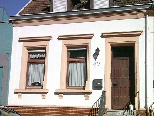 Reihenmittelhaus zum Kauf 105.000 € 5 Zimmer 130 m² 325 m² Grundstück frei ab sofort Sulzbach Sulzbach/Saar 66280