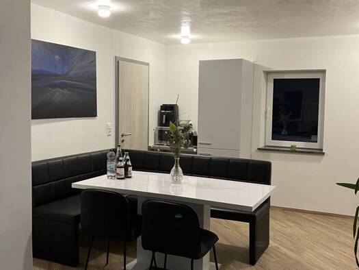 WG-Zimmer zur Miete 1.000 € 4 Zimmer 118 m² Geschoss EG/2 frei ab 01.05.2026 Straßberg 72479