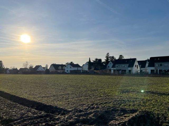 ***GRUNDSTÜCK nahe RONHOF...vielleicht SPEKULIEREN Sie gerne...landwirtschaftliche Fläche***