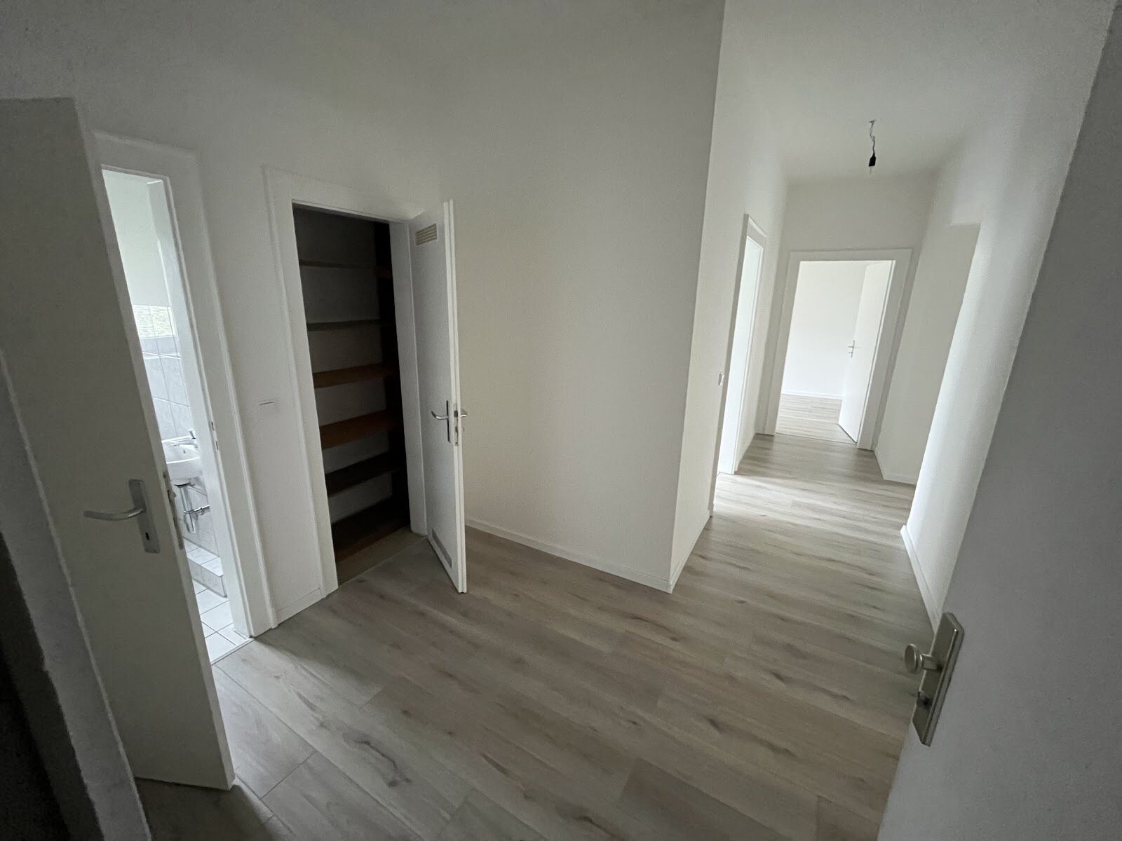 Wohnung zur Miete 560 € 3 Zimmer 79,1 m²<br/>Wohnfläche 01.12.2024<br/>Verfügbarkeit Friedenstr. 81 Dellviertel Duisburg 47053