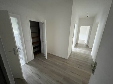 Wohnung zur Miete 560 € 3 Zimmer 79,1 m² frei ab 01.12.2024 Friedenstr. 81 Dellviertel Duisburg 47053