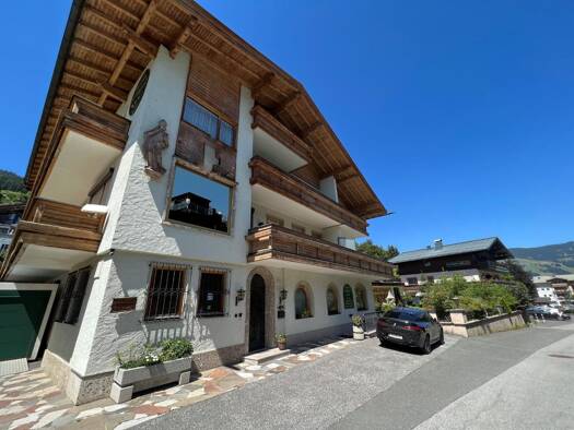 Hotel zum Kauf 3.900.000 € 1.014 m² Grundstück Saalbach-Hinterglemm 5754