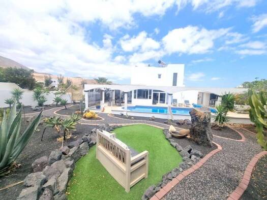 Villa zum Kauf 830.000 € 3 Zimmer 240 m² 1.053 m² Grundstück Tías 35572