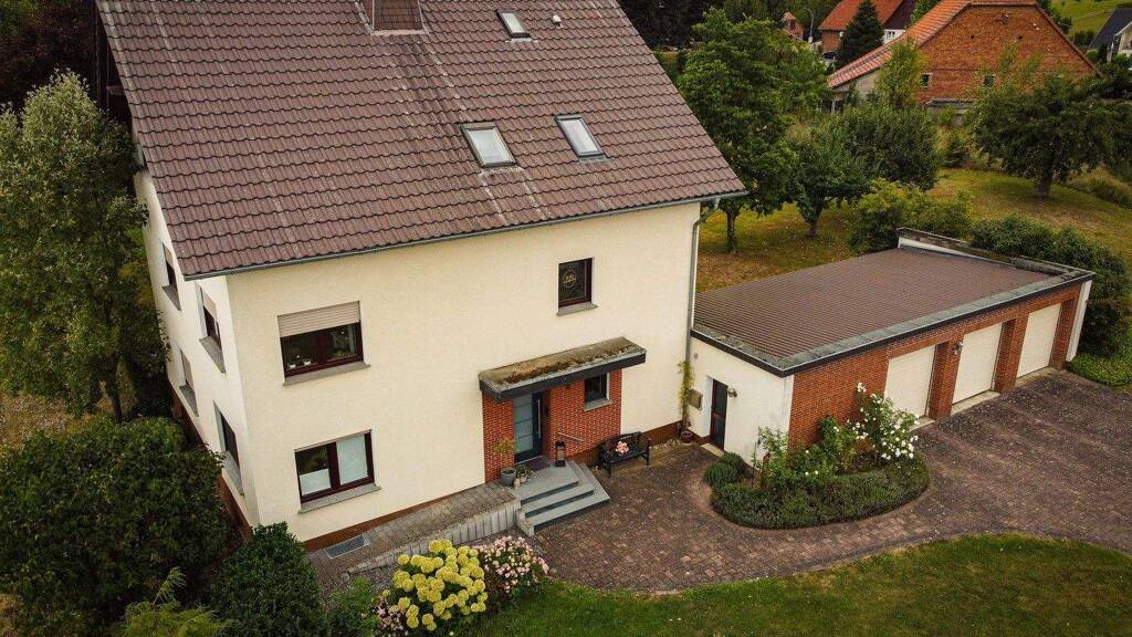 Mehrfamilienhaus zum Kauf provisionsfrei 355.000 € 9 Zimmer 218 m² 4.635 m² Grundstück frei ab 01.06.2026 Natzungen 34434