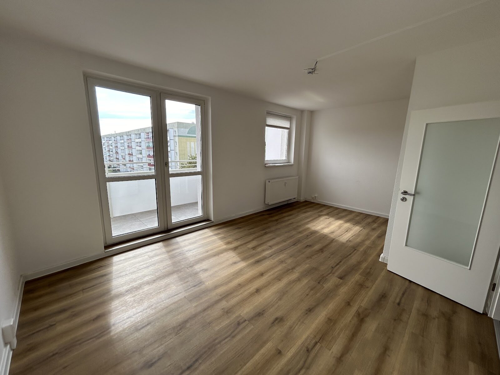 Wohnung zur Miete 435 € 3 Zimmer 57,9 m²<br/>Wohnfläche 4.<br/>Geschoss Astonstraße 48 Kroatenhügel Magdeburg 39116