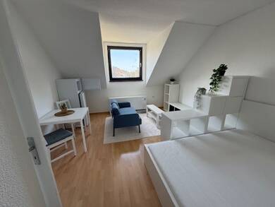 Wohnung zur Miete 320 € 1 Zimmer 32 m² Dachgeschoss, 2. Geschoss frei ab sofort Unterrath Düsseldorf 40468