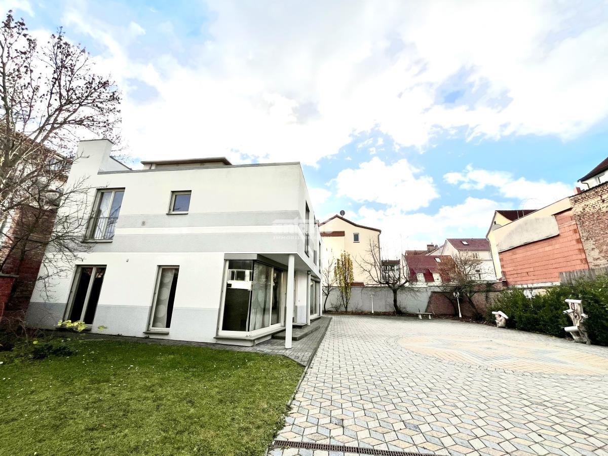 Einfamilienhaus zum Kauf 1.045.000 € 6 Zimmer 220 m²<br/>Wohnfläche 1.089 m²<br/>Grundstück Johannesvorstadt Erfurt 99086