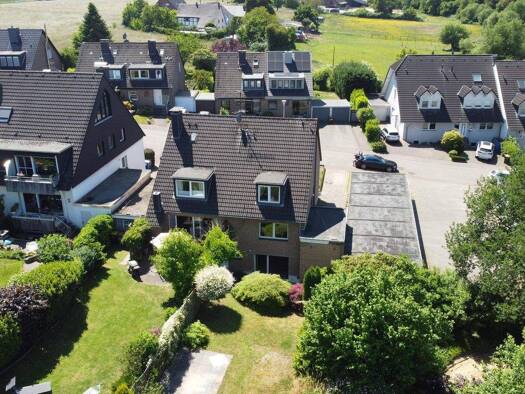 Mehrfamilienhaus zum Kauf 699.000 € 9 Zimmer 320,3 m² 811 m² Grundstück frei ab sofort Breitscheid Ratingen 40885