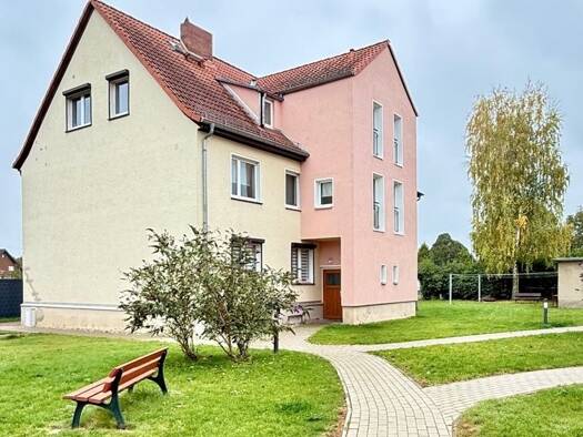 Wohnung zur Miete 366 € 2 Zimmer 61,1 m² EG frei ab sofort Bahnhofstraße (Görzig) 2 Görzig Südliches Anhalt 06369