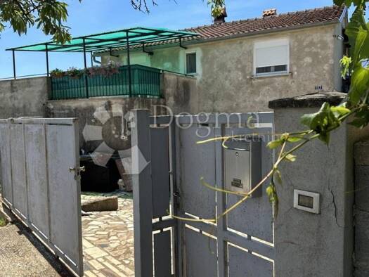 Haus zum Kauf 400.000 € 3 Zimmer 180 m² Peruski, Marcana Pavičini