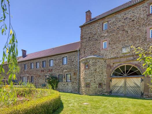 Schloss zum Kauf 1.350.000 € 8 Zimmer 451 m² 8.223 m² Grundstück Kuchenheim Euskirchen 53881