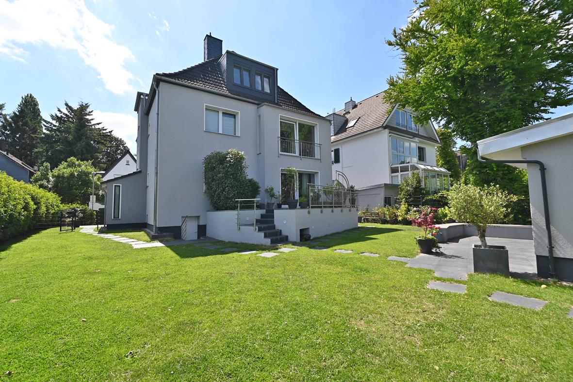 Einfamilienhaus zum Kauf 1.050.000 € 9 Zimmer 235 m²<br/>Wohnfläche 682 m²<br/>Grundstück Fulerum Essen 45149