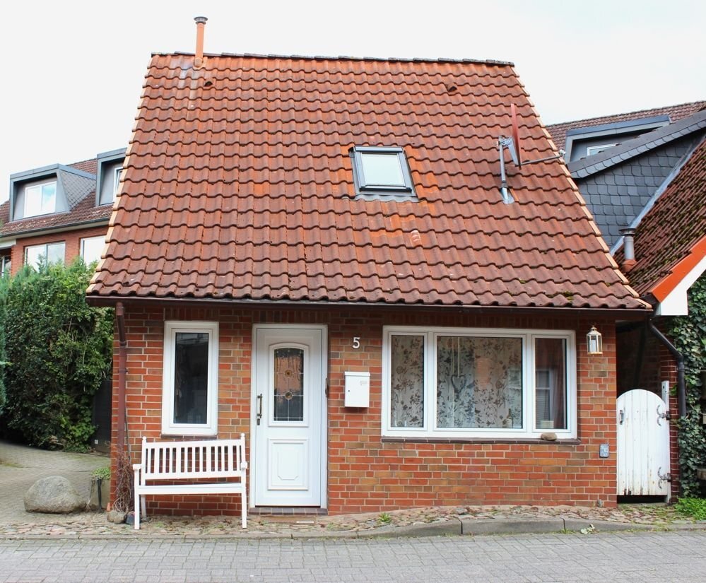 Einfamilienhaus zum Kauf 149.000 € 2 Zimmer 47 m²<br/>Wohnfläche 49 m²<br/>Grundstück Bad Segeberg 23795