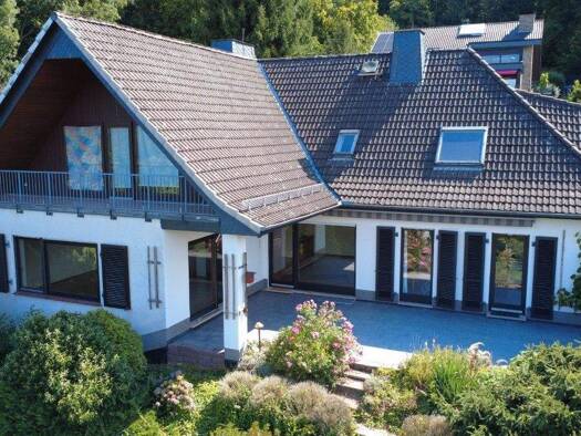 Einfamilienhaus zum Kauf 449.000 € 5 Zimmer 217 m² 1.311 m² Grundstück frei ab sofort Bad Karlshafen 34385