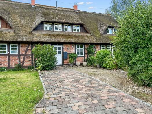 Reihenmittelhaus zum Kauf 295.000 € 3 Zimmer 90 m² 592 m² Grundstück Blüssen Stepenitztal 23936