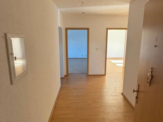 Wohnung zur Miete 850 € 3 Zimmer 74 m² Geschoss 2/3 frei ab sofort Ringstraße 17 Röttenbach 91341