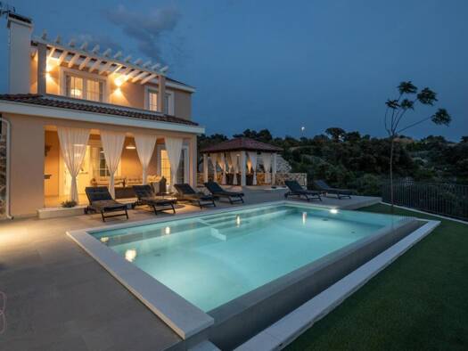 Villa zum Kauf 1.200.000 € 5 Zimmer 225 m² 1.133 m² Grundstück Ražanj 22202