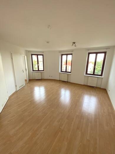Wohnung zur Miete 237 € 2 Zimmer 43 m² Dachgeschoss, 4. Geschoss frei ab 01.09.2025 Olvenstedter Str. . Damaschkeplatz Magdeburg 39108