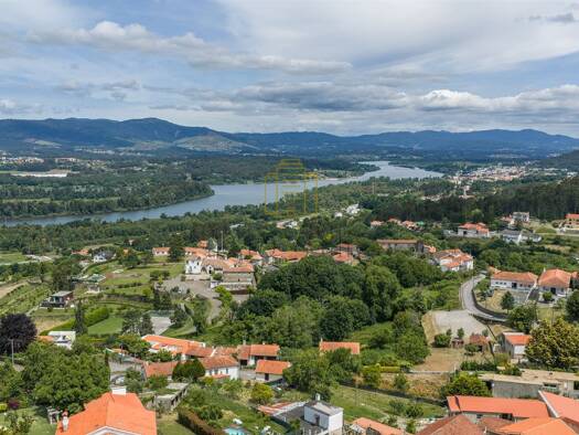 Sonstiges zum Kauf 550.000 € 482 m² 9.097 m² Grundstück Gondarém 4920