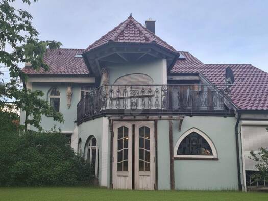 Einfamilienhaus zum Kauf 679.000 € 10 Zimmer 300 m² 2.162 m² Grundstück Fachsenfeld Aalen 73434