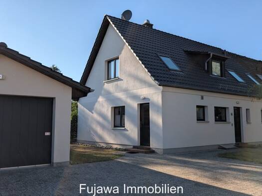 Doppelhaushälfte zum Kauf provisionsfrei 369.000 € 4 Zimmer 132 m² 909 m² Grundstück Mittelstraße 19 Rechlin Rechlin 17248
