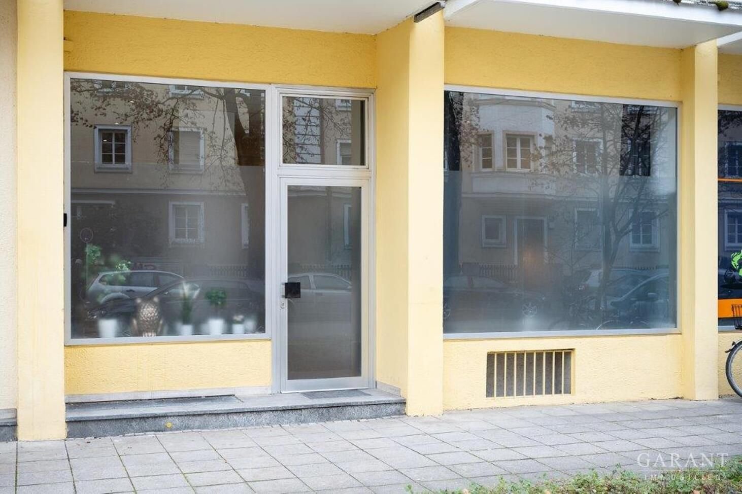 Laden zum Kauf 675.000 € 83 m²<br/>Verkaufsfläche Neuhausen München 80634