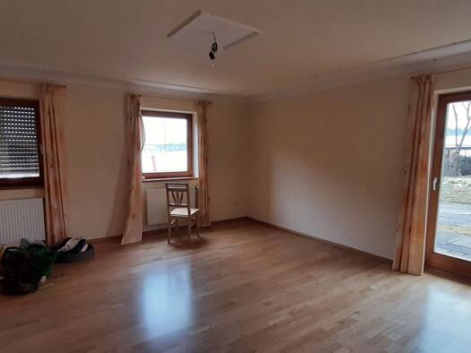 Terrassenwohnung zur Miete 1.000 € 5 Zimmer 130 m² Geschoss EG/1 frei ab 01.06.2026 Zell Erlbach 84567