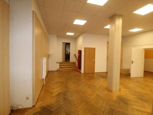 Laden zur Miete provisionsfrei 900 € 4 Zimmer 135,9 m² Verkaufsfläche Penig Penig 09322