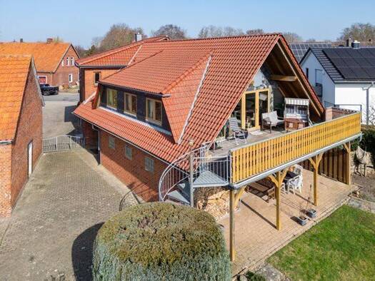 Mehrfamilienhaus zum Kauf 379.000 € 8 Zimmer 227,7 m² 1.764 m² Grundstück frei ab sofort Wildeshäuser Straße 7 Twistringen Twistringen 27239