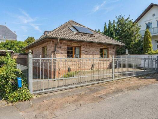 Haus zum Kauf 598.000 € 2,5 Zimmer 100 m² 340 m² Grundstück Bergedorf Hamburg 21029