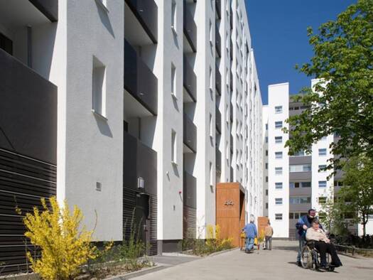 Wohnung zur Miete 373 € 1 Zimmer 30,7 m² 7. Geschoss frei ab 01.11.2026 Eichhorster Weg 44 Märkisches Viertel Berlin 13435