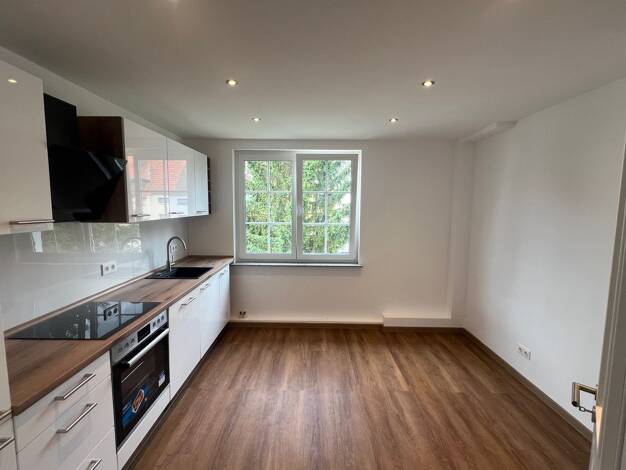 Wohnung zur Miete 850 € 4 Zimmer 93 m² 2. Geschoss frei ab 01.09.2025 Innenstadt Hameln 31785