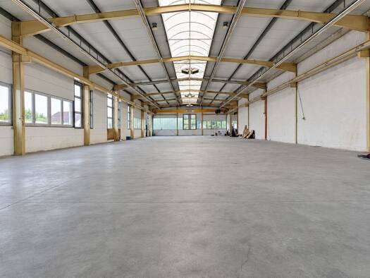 Lagerhalle zur Miete 3.630 € 660 m² Lagerfläche Oyten Oyten 28876
