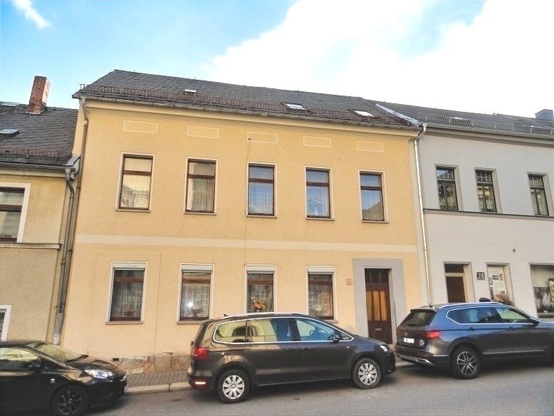 Reihenmittelhaus zum Kauf 45.000 € 9 Zimmer 173,3 m²<br/>Wohnfläche 150 m²<br/>Grundstück ab sofort<br/>Verfügbarkeit Elsterberg Elsterberg 07985