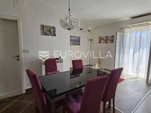 Wohnung zum Kauf 3 Zimmer 131 m² 1. Geschoss Zrnovnica Žrnovnica