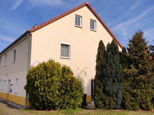 Wohnung zur Miete 650 € 3 Zimmer 77 m² Geschoss 1/3 frei ab 01.04.2026 Schloßstr. 13 Neukieritzsch 04575