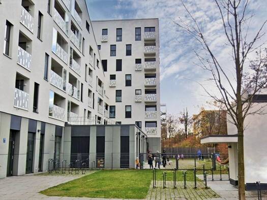 Medizinisches Gebäude zum Kauf als Kapitalanlage geeignet 4.892 € 10 Zimmer 695 m² 600 m² Grundstück München 81735