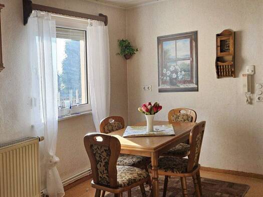 Haus zum Kauf 264.000 € 7 Zimmer 825 m² Grundstück Frühlingstraße 2 Kirchheim 97268